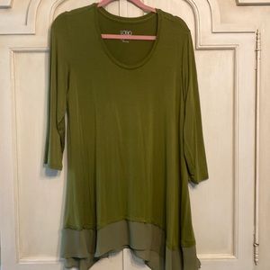 LOGO 3/4 Sleeve with Detailed Hem Size large